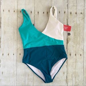 ❗️BOGO 1/2 OFF❗️ NWT blue aqua and white swimsuit